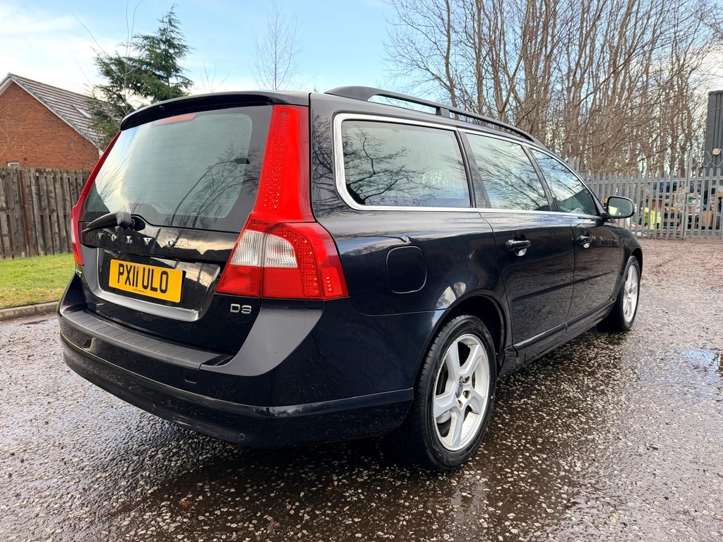 Volvo V70 D3 163 Se Geartronic 2.0 Litre Black #3