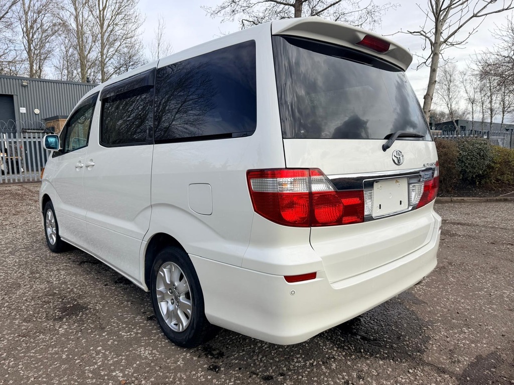 Toyota Alphard Fresh Import 2.4 8 Seats Mpv 4 B Grade White #5