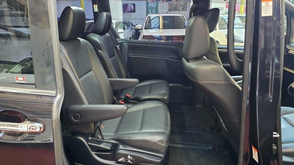 Toyota Voxy Hybrid White #7