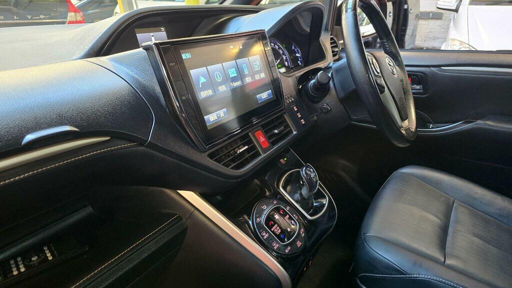Toyota Voxy Hybrid White #15
