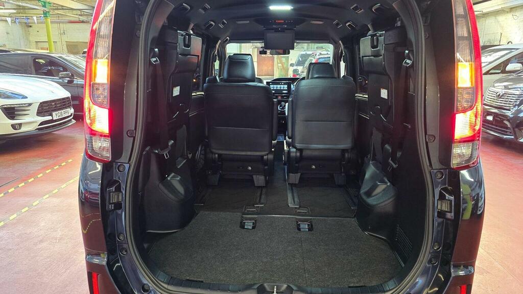 Toyota Voxy Hybrid White #27