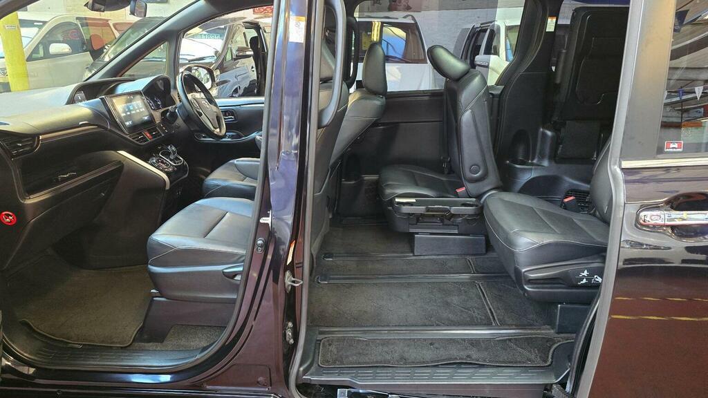 Toyota Voxy Hybrid White #19