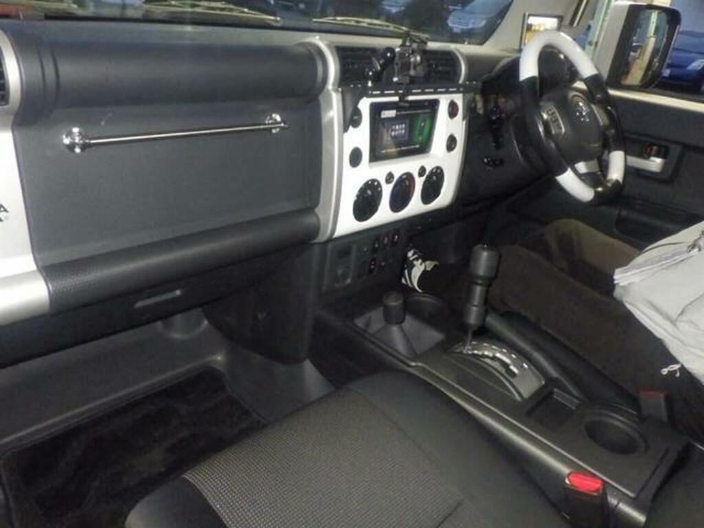 Toyota FJ Cruiser Suv 4.0 White 4Wd Ulez Free Oct 2015 Model 20156 White #4