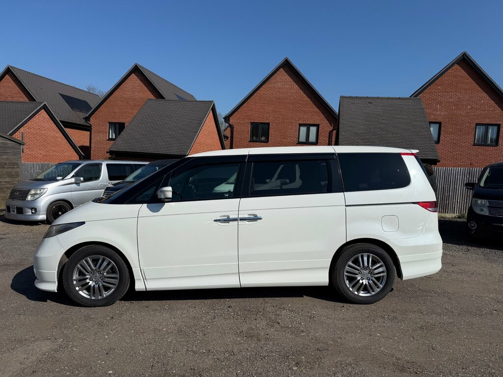 Honda Elysion R1 2.4 I-vtec White #2