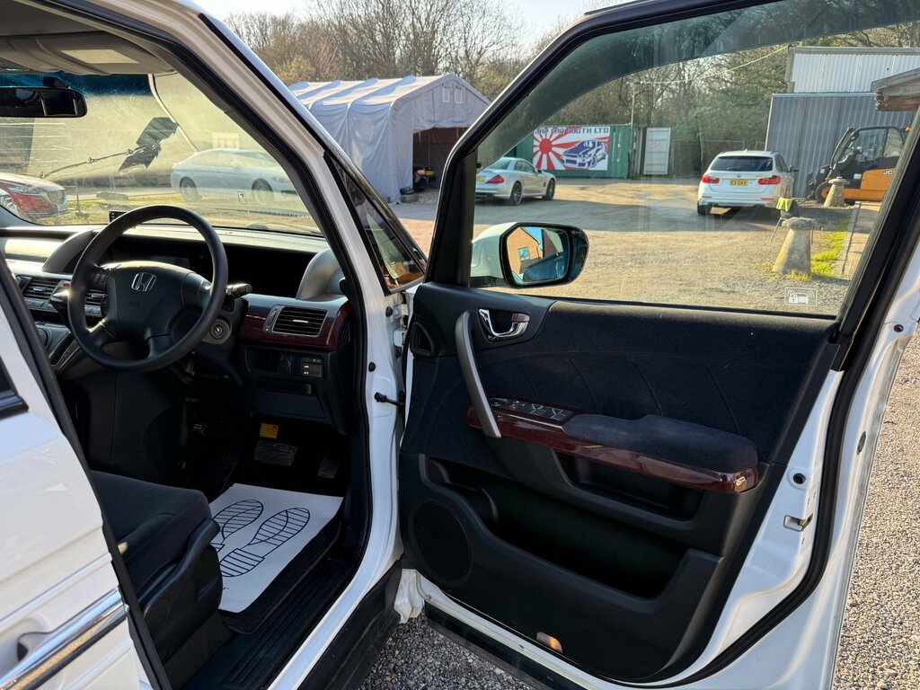 Honda Elysion 2.4 Petrol Black #10