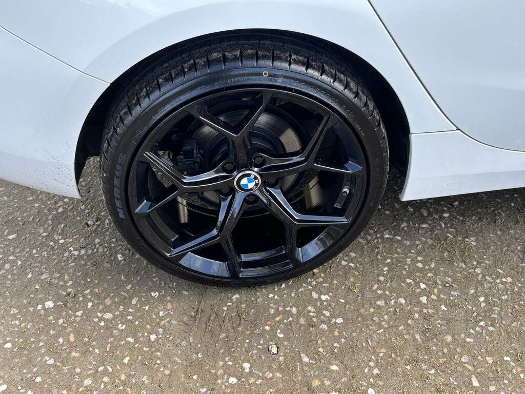BMW 1 Series 116D Se Step YH69YKL White #5