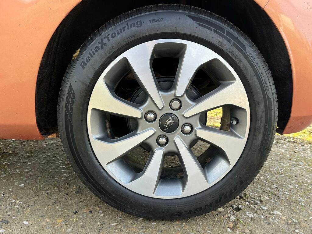Ford Fiesta 1.1 Zetec Bo Play AU18UCP Brown #6
