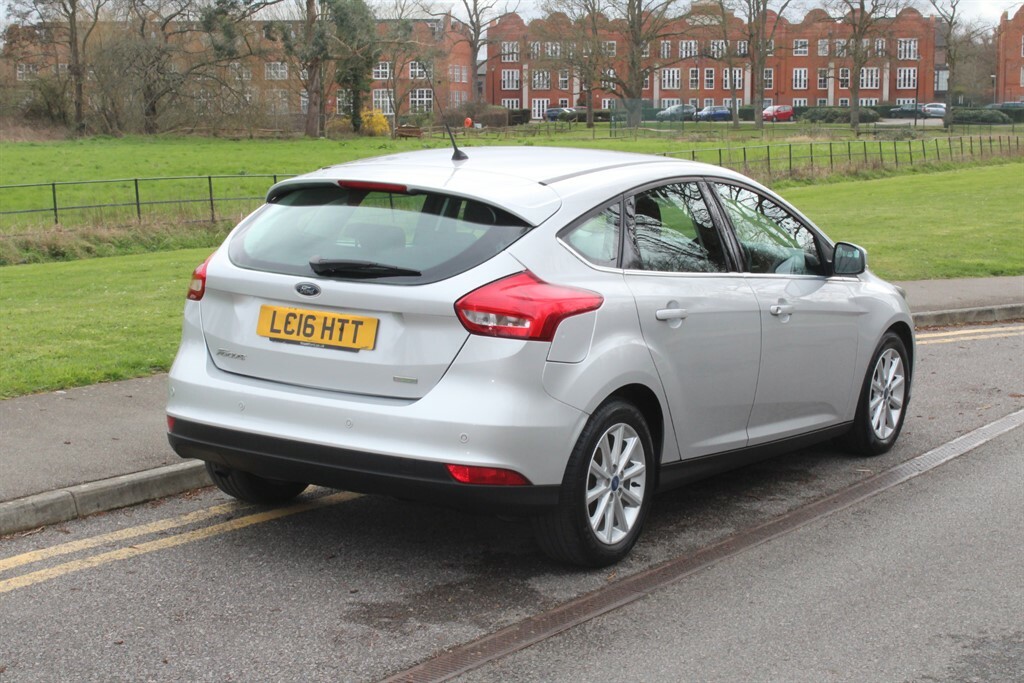 Ford Focus Titanium Silver #4