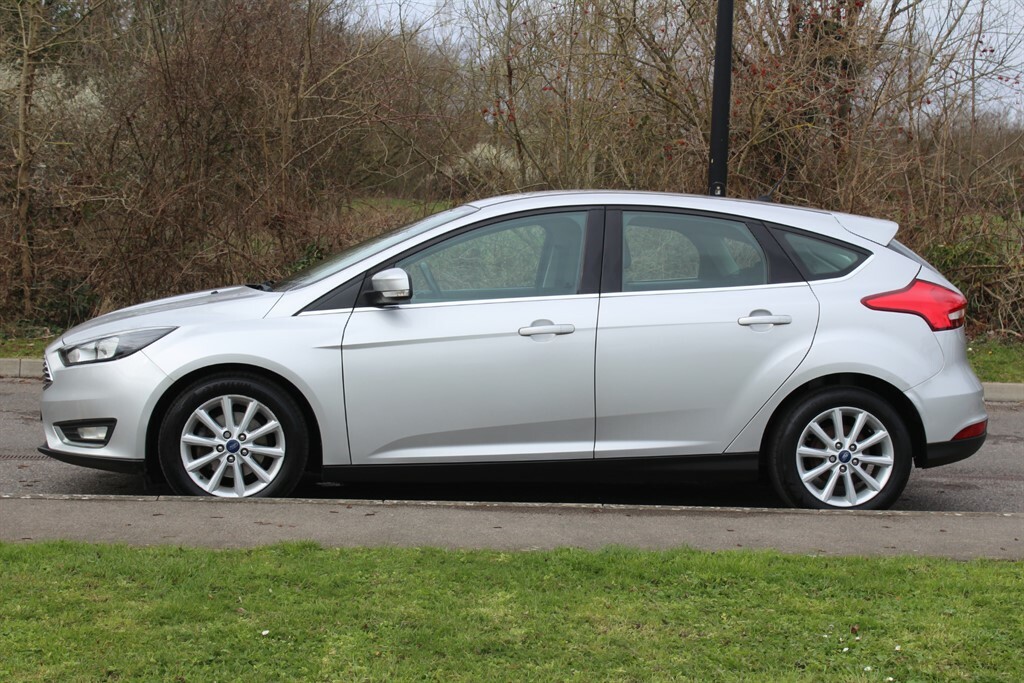 Ford Focus Titanium Silver #6