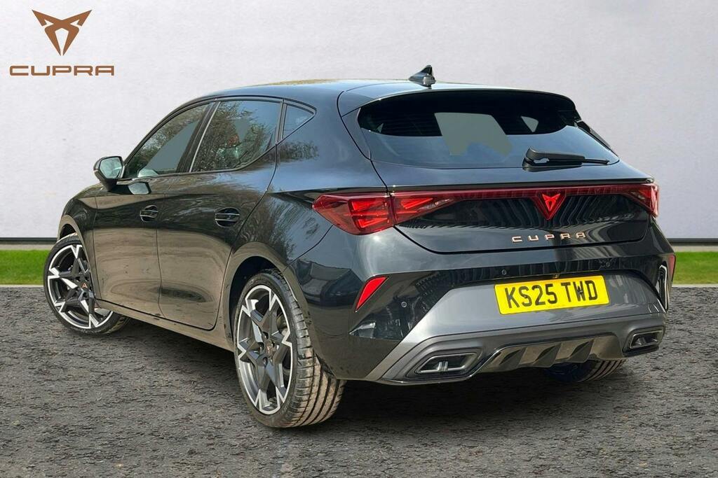Cupra Leon 1.5 Tsi V2 Hatchback KS25TWD Black #3