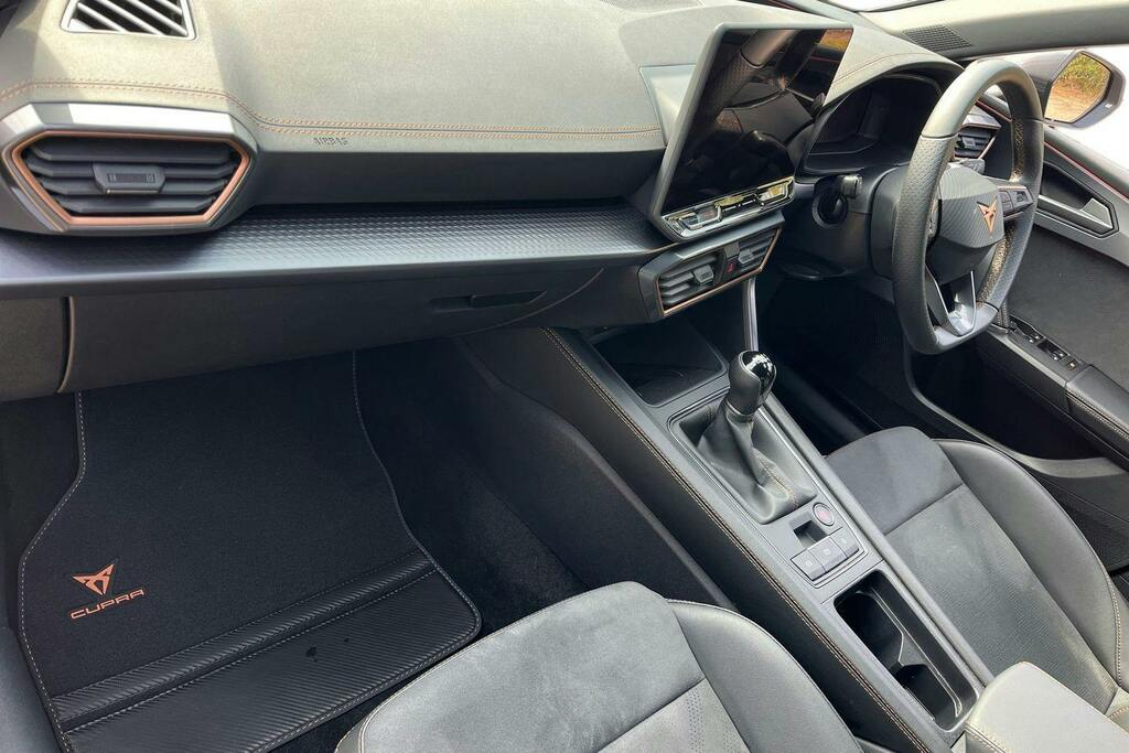 Cupra Leon 1.5 Tsi V2 Hatchback KS25TWD Black #2