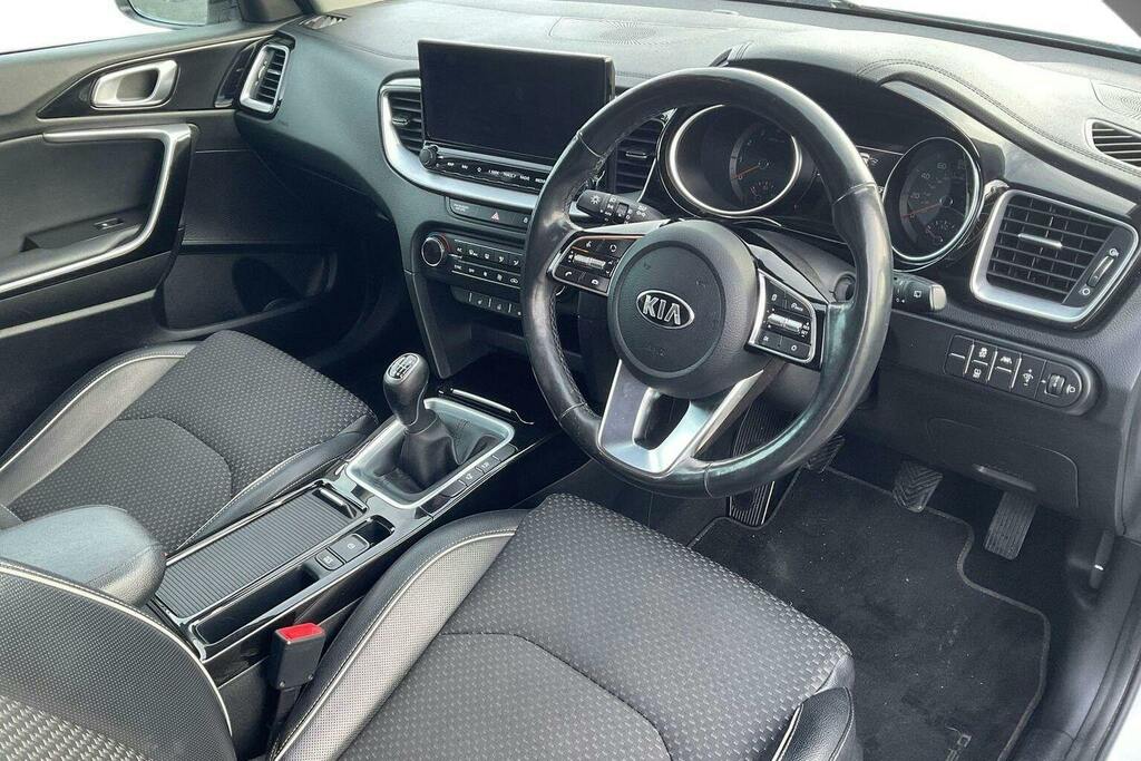 Kia Xceed 1.0 T Gdi 3 Suv DC69FMK White #6
