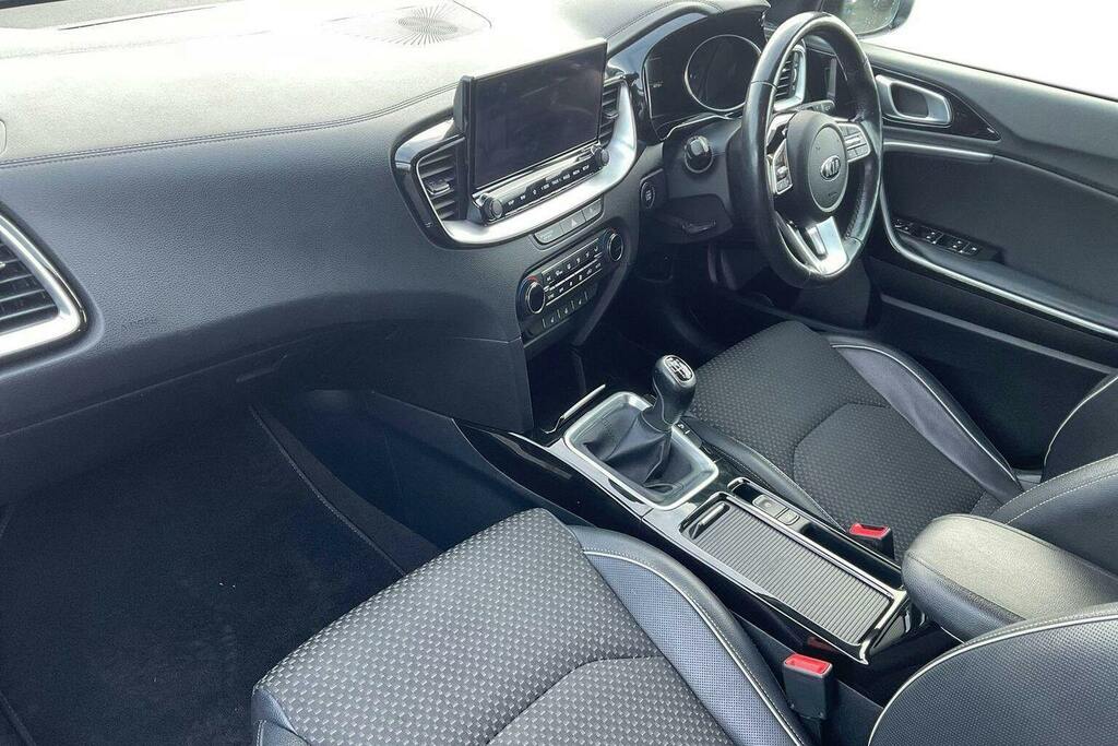 Kia Xceed 1.0 T Gdi 3 Suv DC69FMK White #2