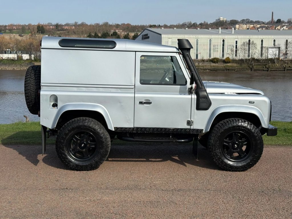 Land Rover Defender 2.4L County Silver #3