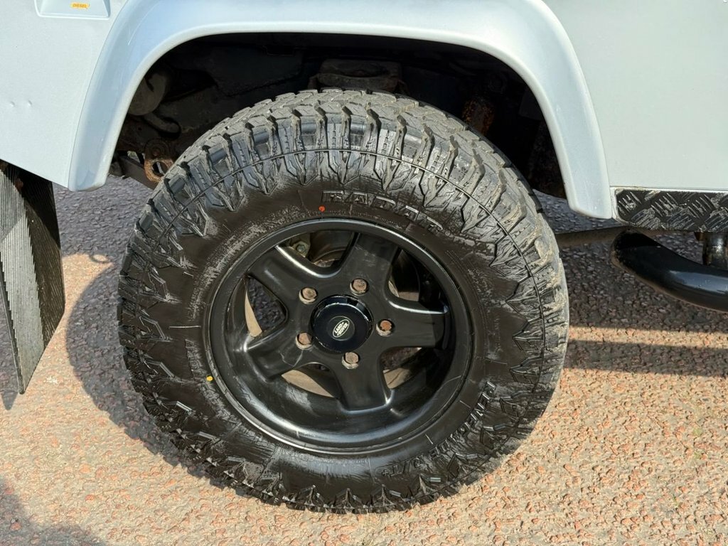 Land Rover Defender 2.4L County Silver #6
