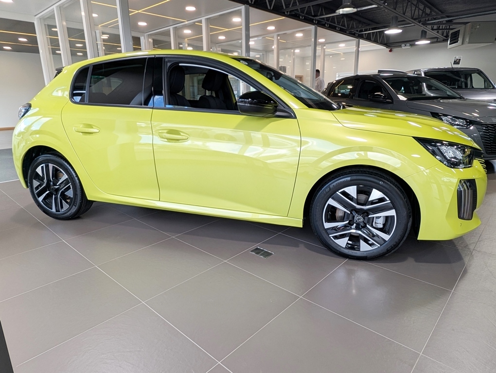 Peugeot 208 1.2 110Hp Allure Hybrid  Yellow #6
