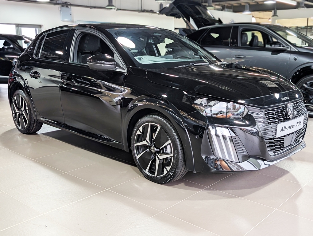 Peugeot 208 1.2 100Hp Gt Premium Black