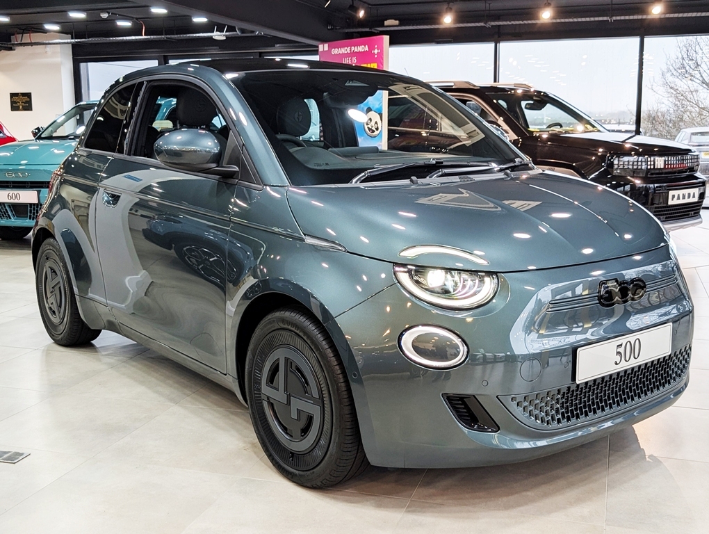 Fiat 500E 42Kwh 116Hp Giorgio Armani Ev Green