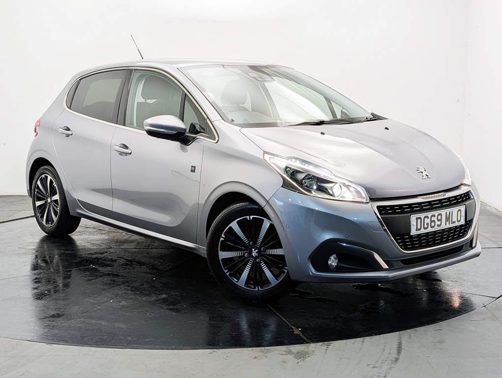 Peugeot 208 1.2 82Hp Tech Edition Grey