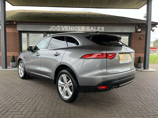 Jaguar F-Pace 2020 2.0 D180 Portfolio Suv Awd Eu OV70ZSX Grey #2