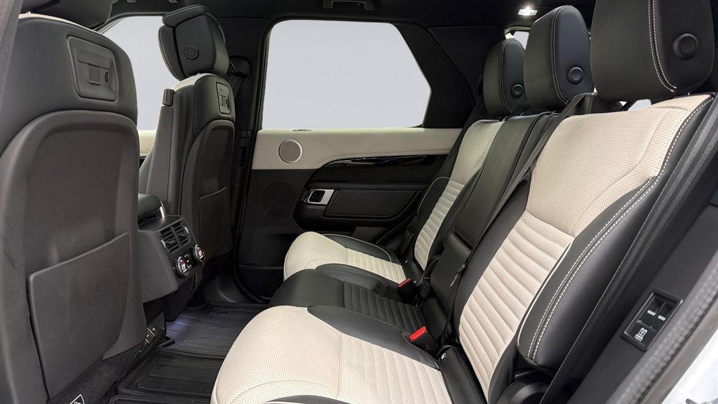 Land Rover Discovery D300 Metropolitan Edition PG23LHZ White #4