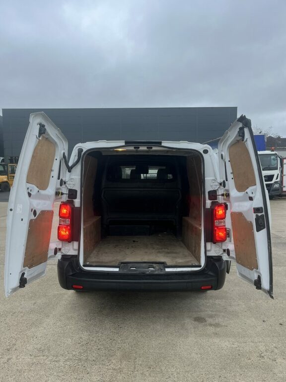 Vauxhall Vivaro 2.0D Crew Cab AVZ2869 #5