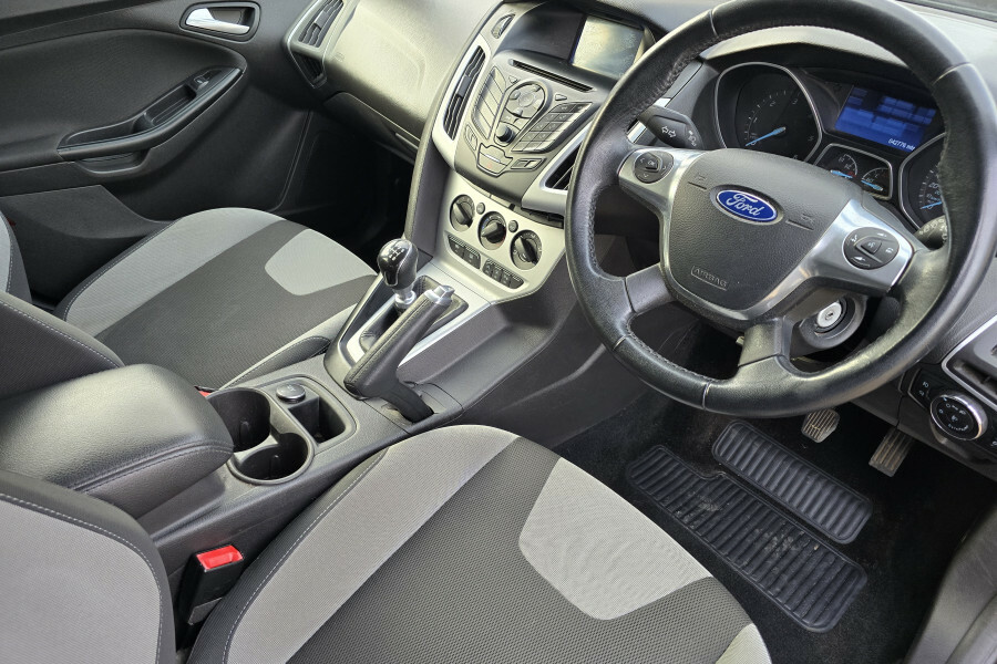 Ford Focus Hatchback A063ZPD Black #5