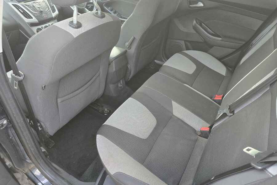 Ford Focus Hatchback A063ZPD Black #2