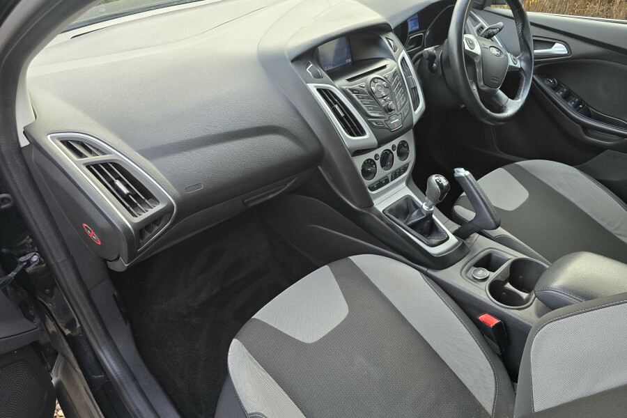 Ford Focus Hatchback A063ZPD Black #4
