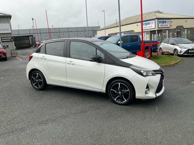 Toyota Yaris 1.33 Dual Vvt-i Design Hatchback FJ16UZK White #3
