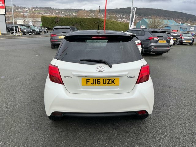 Toyota Yaris 1.33 Dual Vvt-i Design Hatchback FJ16UZK White #5