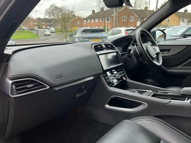 Jaguar F-Pace 2020 2.0 D180 Chequered Flag Suv A DK70WXB Grey #4