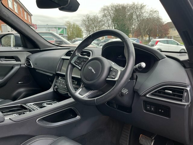 Jaguar F-Pace 2020 2.0 D180 Chequered Flag Suv A DK70WXB Grey #3