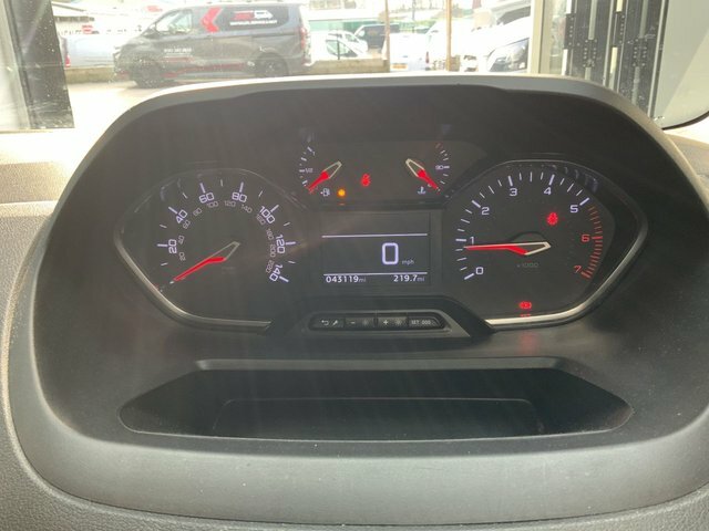 Peugeot Partner 1.5 Bluehdi 1000 Professional MM23AFZ White #5