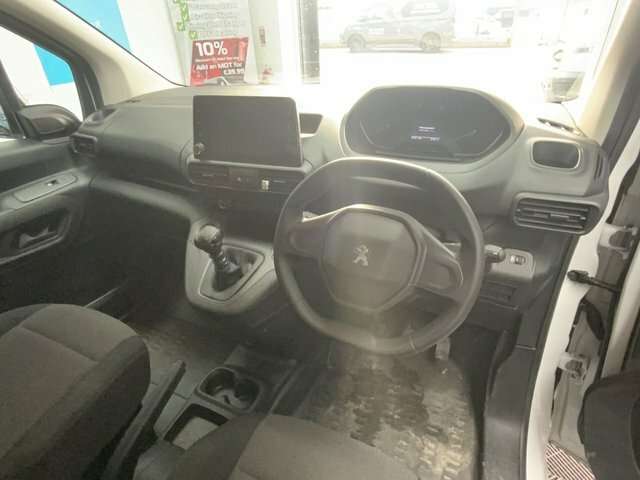 Peugeot Partner 1.5 Bluehdi 1000 Professional MM23AFZ White #4