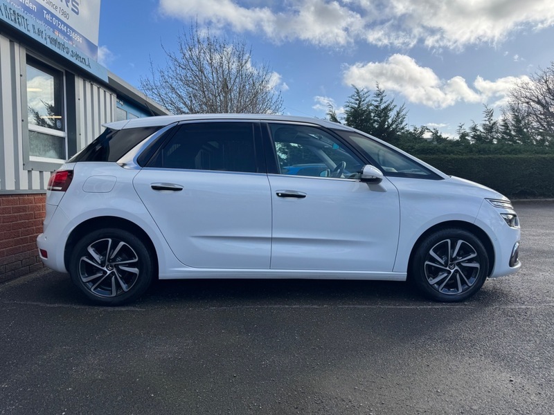 Citroen C4 Picasso Bluehdi Flair S S EJ66BHX White #2