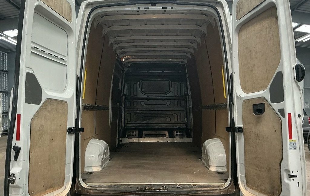 Volkswagen Crafter 2L Trendline BK70RTZ White #4