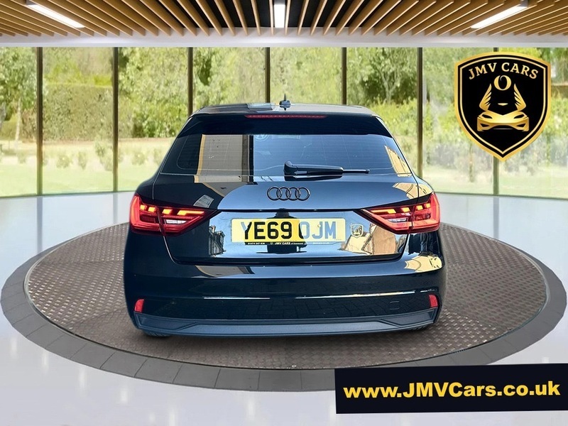 Audi A1 Sportback Tfsi Technik YE69OJM Black #4