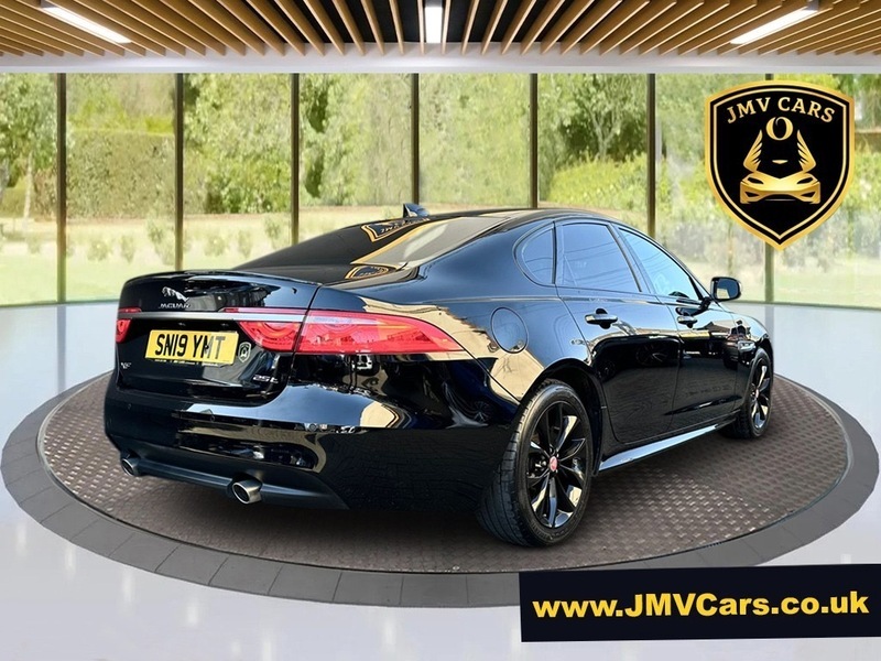 Jaguar XF R-sport Black #6