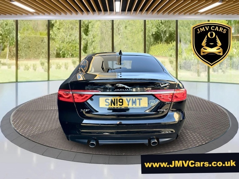 Jaguar XF R-sport Black #4
