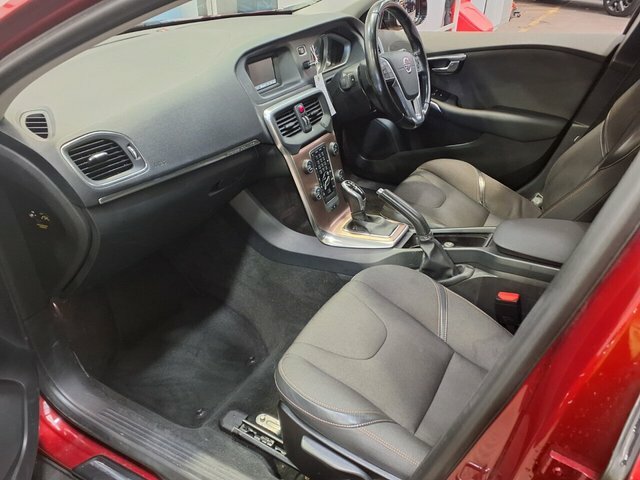 Volvo V40 Cross Country 2015 2.0 D3 Se Hatchback Euro 6 S Red #5