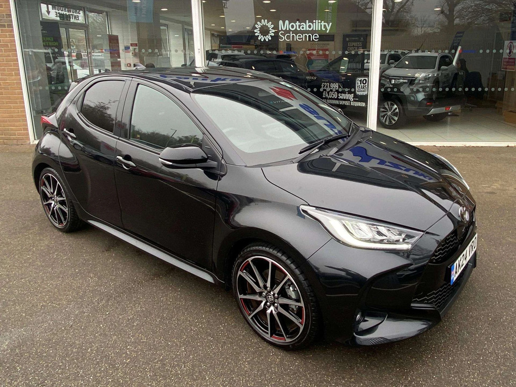 Toyota Yaris 1.5 Hybrid 130 Gr Sport Cvt Black
