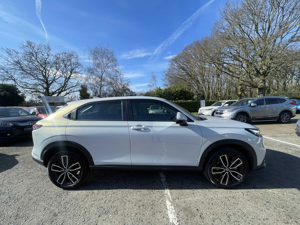 Honda Hr-V Elegance I-mmd Cvt MA22MLA White #5