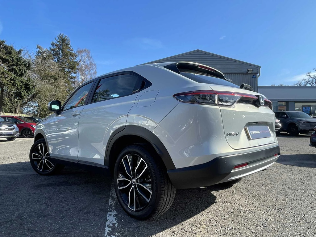 Honda Hr-V Elegance I-mmd Cvt MA22MLA White #3