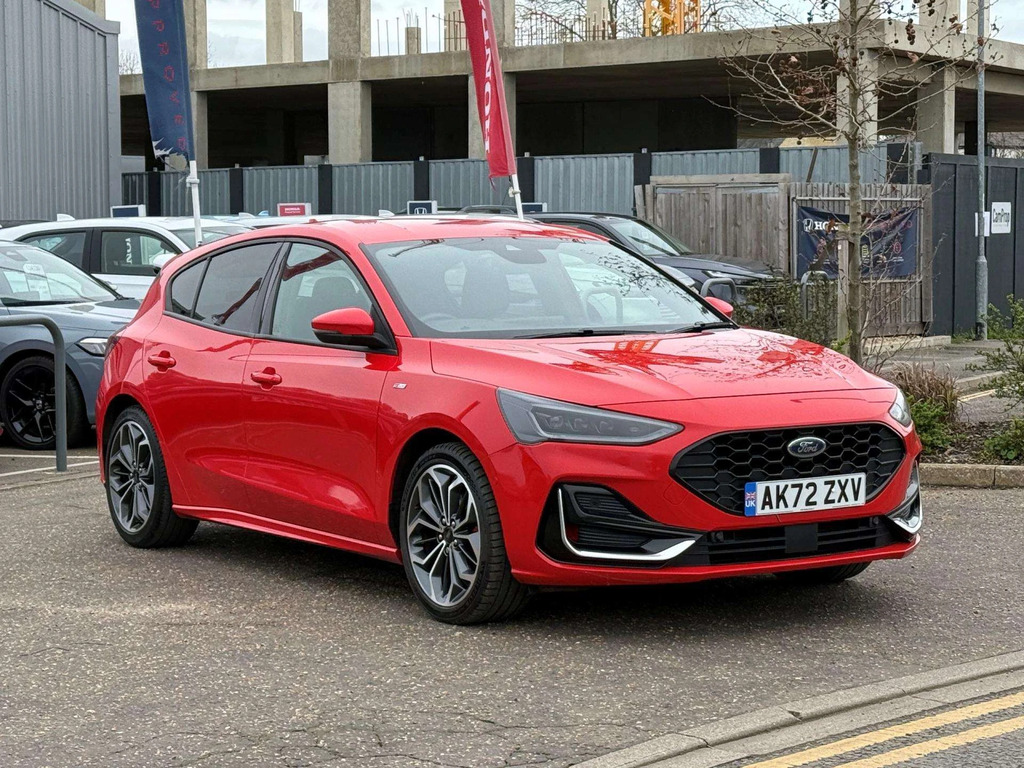 Ford Focus St-line Vignale Mhev Red