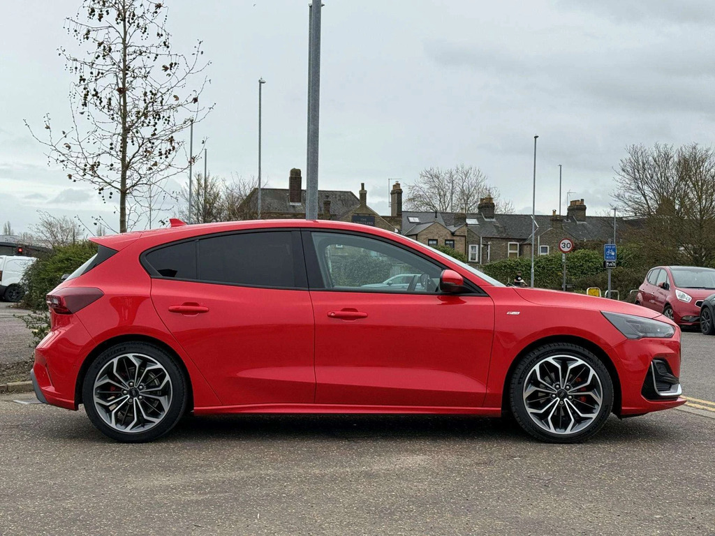 Ford Focus St-line Vignale Mhev AK72ZXV Red #3