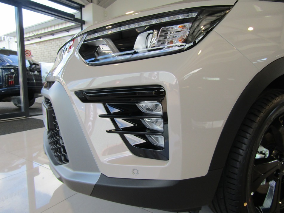 SsangYong Tivoli 1.5 K40 Beige #2