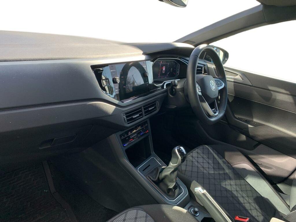 Volkswagen Polo 1.0 Tsi 95Ps R-line SY75TXE Black #2