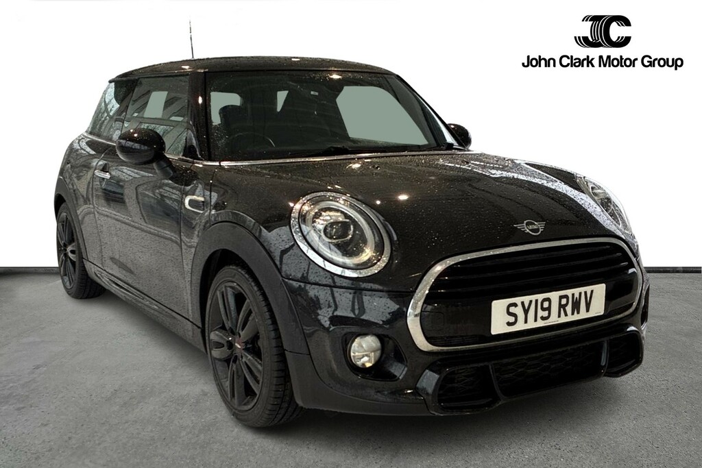 Mini Hatch 1.5 Cooper Sport Back Euro 6 S Black