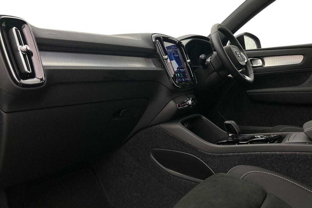 Volvo XC40 2.0 B3p Plus Dark SM75VXL Silver #2